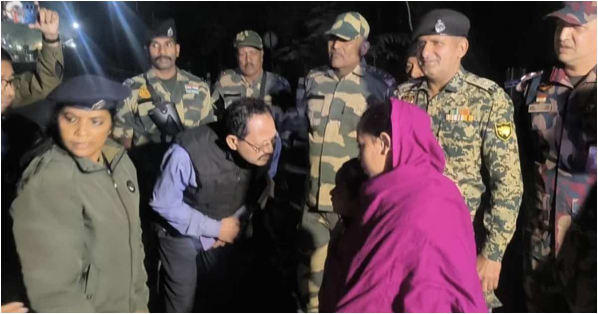 ভারতীয় হাইকমিশনের অনুরোধের পরিপ্রেক্ষিতে স্বরাষ্ট্র মন্ত্রণালয়ের নির্দেশনায় নিবিড় কূটনৈতিক যোগাযোগ স্থাপনের মাধ্যমে এ হস্তান্তর প্রক্রিয়া সম্পন্ন হয়। ছবি: বিজিবি